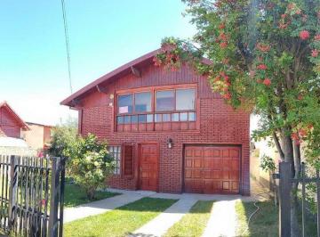 Casa · 150m² · 4 Ambientes · 1 Cochera · Casa Sobre La Ruta en Dina Huapi