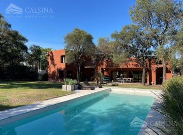 Casa · 290m² · 3 Dormitorios · 2 Cocheras · Casa en La Herradura