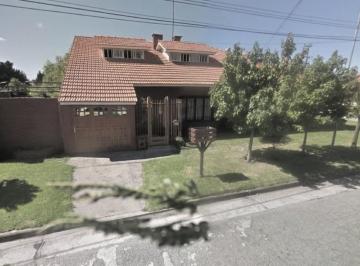 Casa · 171m² · 4 Ambientes · 1 Cochera · Casa en Venta - 3 Dorm. 1 Baño - Cochera - 100 m² - P Unta Mogotes, Mar del Plata