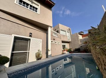 Casa · 160m² · 6 Ambientes · 1 Cochera · B° Sur Alta Gracia - 3 Dorm. - Impecable