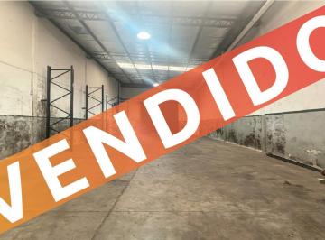 Bodega-Galpón · 226m² · 1 Ambiente · 1 Cochera · Venta Galpón Industrial Grúa Piñeyro Avellaneda