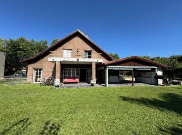 Casa · 196m² · 6 Ambientes · Casa en Venta en Banco Provincia en Tres Lotes