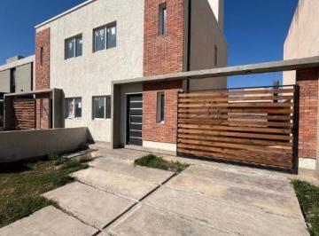Casa · 100m² · 3 Ambientes · 2 Cocheras · Alquilo Duplex San Ignacio Village