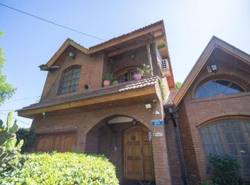 Casa · 200m² · 5 Ambientes · Venta Casa con Pileta Moreno Cerca Acceso Oeste