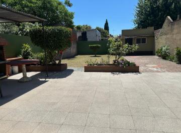 Casa · 138m² · 3 Ambientes · 2 Cocheras · Venta Casa 3 Ambientes Villa La Florida Quilmes