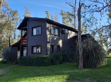 Casa · 110m² · 4 Ambientes · 1 Cochera · Venta Casa en Campo Timbo