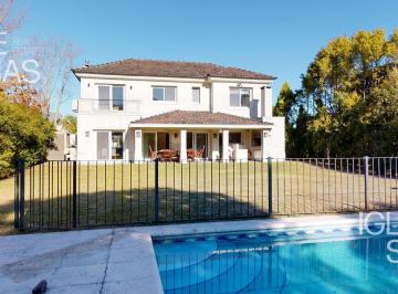 contrafrente · Casa en Alquiler con Vista Al Bosque - Barrio Los Castores, Nordelta