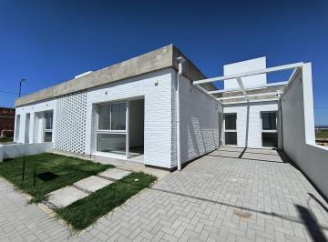 Casa · 80m² · 4 Ambientes · 1 Cochera · Alquilo Casa en | Quebradas de Manantiales |