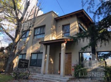 Casa · 180m² · 4 Ambientes · Casa Amoblada con Pisicina en Alquiler - Barrio Estancia San Juan Pereyra de Iraola