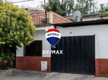 Casa · 180m² · 4 Ambientes · 2 Cocheras · Casa 3 Dorm. Venta Barrio La Loma