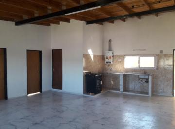 Casa · 180m² · 5 Ambientes · 1 Cochera · Casa en Venta - 2 Dorm. 3 Baños - Cochera - 230 m² - La Plata