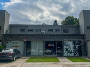 Local comercial · 25m² · 1 Ambiente · 2 Cocheras · Alquiler Local Comercial a m Av Aconquija