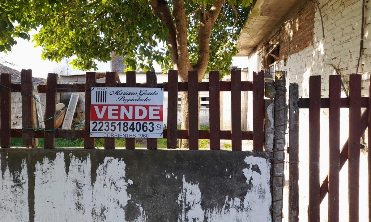 Casa 4 amb, 48m² con local comercial y parque — Las Dalias