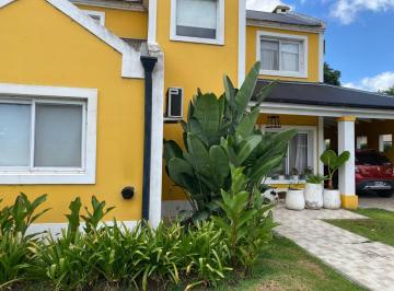 Casa · 113m² · 5 Ambientes · Casa en El Barrio Privado Jardines de Escobar