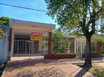 Casa · 120m² · 3 Dormitorios · 2 Cocheras · Casa Ideal de 3 Dorm. Sobre Asfalto en Barranqueras