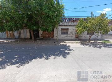 Bodega-Galpón · 300m² · Galpón en Ucrania y Terrenos en Armenia