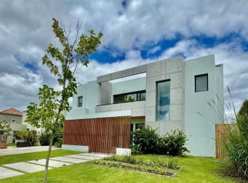 Casa · 300m² · 4 Ambientes · 1 Cochera · Casa en Venta en Barbarita, General Pacheco, Tigre