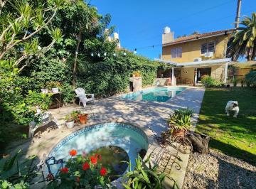 Casa · 180m² · 5 Ambientes · 3 Cocheras · Casa en Ituzaingó Sur