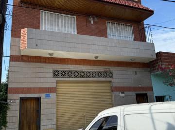 PH de 3 ambientes, Lanús · Al Frente 3 Amb en Planta Alta con Patio, Balcón y Terraza