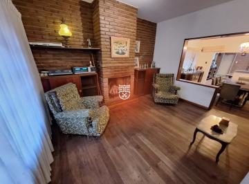 Casa de 5 ambientes, Chacarita · Muy Buena Casa de 5 Ambientes con Terraza y Quincho