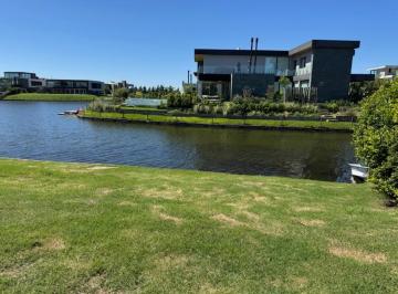Terreno · 868m² · Terreno en Av del Golf 3400