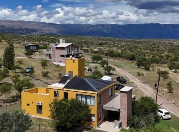 Casa · 160m² · 4 Ambientes · 2 Cocheras · Venta Casa 3 Dorm. Mina Clavero Cordoba