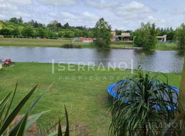 Casa · 110m² · 6 Ambientes · 2 Cocheras · Casa Al Lago 4 Dorm. en Barrio Nautico con Salida Al Rio.