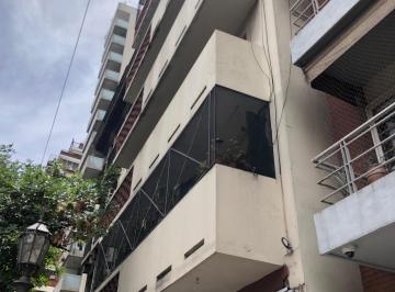 Departamento de 4 ambientes, Monserrat · Excelente Departamento de 4 Ambientes con Balcón Al Frente