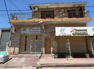 Casa de 6 ambientes, Hurlingham · Casa con Patio, Dos Terrazas y Balcón