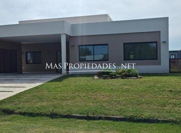Casa · 212m² · 4 Ambientes · 2 Cocheras · Casa en Venta en Canning Barrio Santa Rita