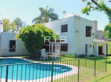 Casa de 5 ambientes, Pilar · Propiedad Amoblada Sobre 830 m² - Alquiler Anual