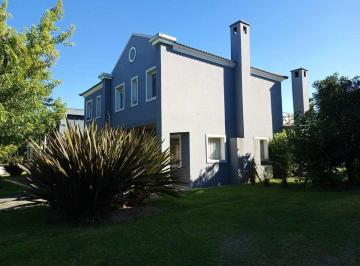 Casa · 240m² · 5 Ambientes · 3 Cocheras · Casa Venta 4 Dorm. Lote Central Nordelta