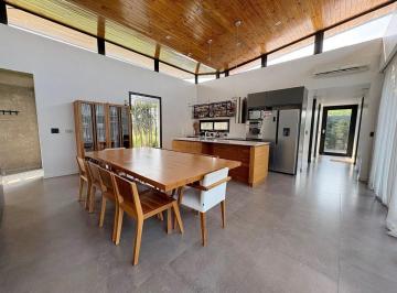 Casa · 180m² · 5 Ambientes · 2 Cocheras · Venta/ Casa San Sebastián/ Área 2 Golf