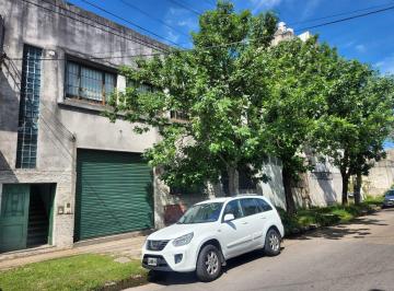 Bodega-Galpón de 3 ambientes, Lanús · Warnes 2827