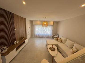 PH · 160m² · 4 Ambientes · 1 Cochera · Chalet en PH de 5 Ambientes