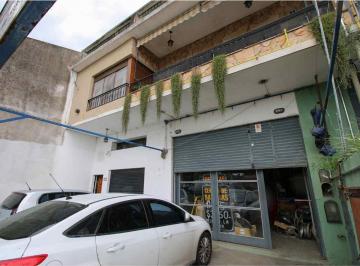 Casa · 306m² · 6 Ambientes · 1 Cochera · Casa y Local en Venta en Campana Sobre Avrivadavia
