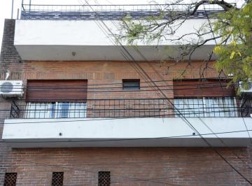 PH · 183m² · 3 Ambientes · Hermoso PH en Seanz Peña Cercano a Gral. Paz