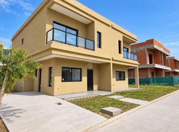Casa · 176m² · 5 Ambientes · 2 Cocheras · Casa Dúplex en Venta en Springpark Pilar, Pilar, G. B. a. Zona Norte