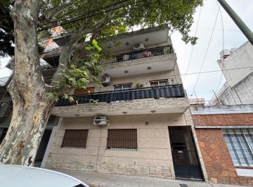 Departamento · 53m² · 3 Ambientes · Venta de Hermoso Departamento 3 Ambientes con Balcon en El Barrio de Monte Castro. Impecable