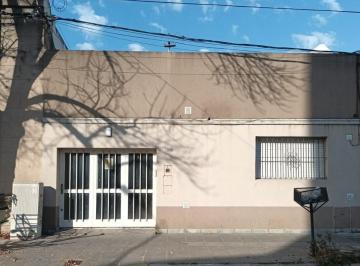 Casa · 150m² · 5 Ambientes · 1 Cochera · Se Vende Casa con Cochera en Av Urquiza