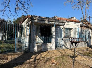 Casa · 65m² · 3 Ambientes · 2 Cocheras · Casa Venta a Refaccionar Florencio Varela