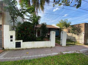 Casa · 154m² · 4 Ambientes · 2 Cocheras · Venta Casa Reciclada, Cochera. Zona Río Baigorria