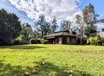 Casa · 197m² · 4 Ambientes · 3 Cocheras · Venta Casa 5 Ambientes Club de Campo Mucho Verde