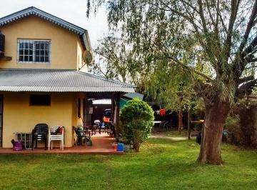 Casa · 80m² · 2 Ambientes · Venta Casa 1 Dormitorio con Pileta Funes Norte
