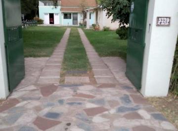 Quinta vacacional · 146m² · 4 Dormitorios · 1 Cochera · Casa Quinta en del Viso - Muy Buena Ubicacion