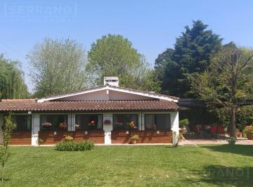 Casa · 188m² · 6 Ambientes · Casa en Venta 6 Ambientes, - Pileta Climatizada - Calle Saavedra Al 600 - Parque Sakura