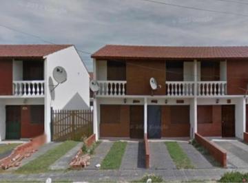 Departamento · 70m² · 4 Ambientes · 1 Cochera · Triplex en Venta - 3 Dorm. 1 Baño - 90 m² - Mar del Tuyú