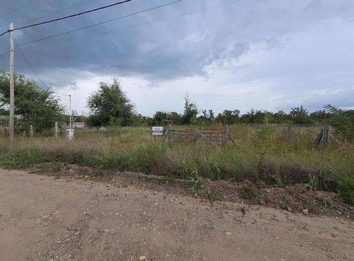 Terreno · 718m²