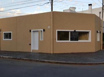 PH · 90m² · 3 Ambientes · 1 Cochera · Venta Casa Semicentrica 2 Dorm.