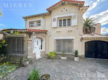 Casa · 236m² · 7 Ambientes · 1 Cochera · Casa en Venta en Punta Chica - San Fernando